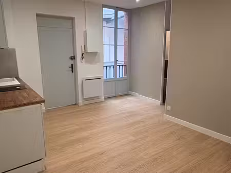 t2 refait à neuf - 30m2 hyper centre