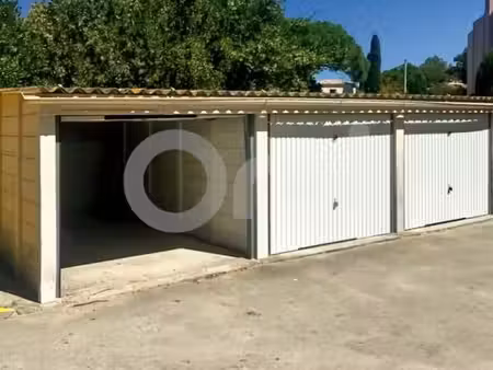 garage/box 15 m² toulon