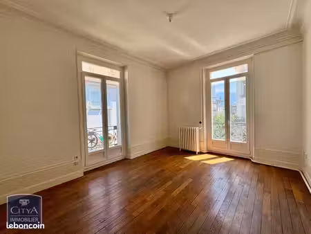 à louer - 2 rue de la république - appartement t3 de 85 m²
