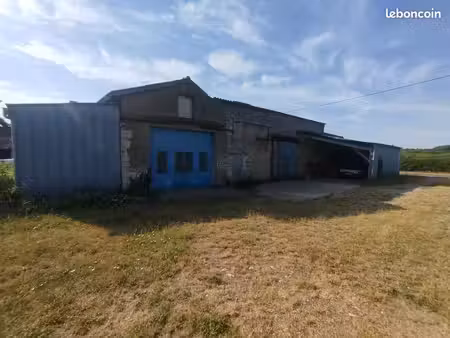 garage/box 150 m² braslou
