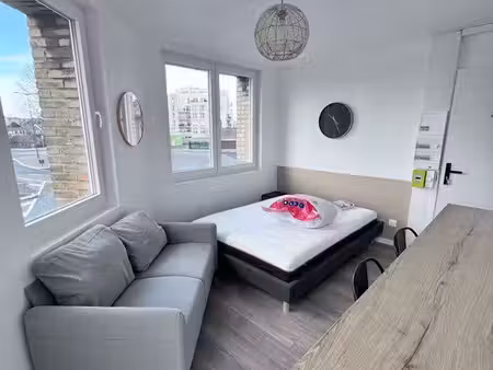 studio meublé rénové - face au beffroi