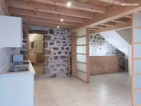loue t1 en rdc rénové en cœur de village à proximités de tous commerces et services