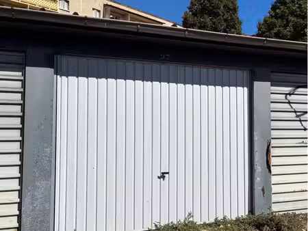 garage fermé à louer – oullins-pierre-bénite – métro b gare d’oullins