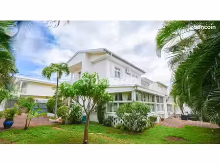 propriété 6 pièces 166 m²