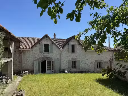 vente maison 8 pièces 150 m² à champagne-et-fontaine (24320)  199 500 €