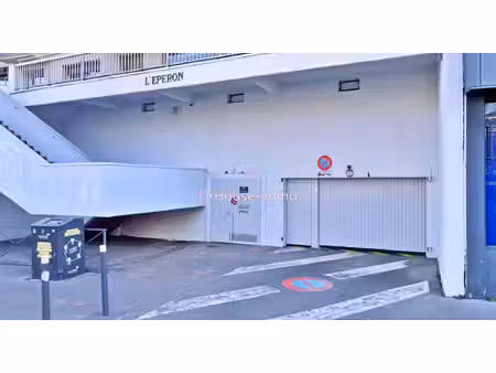 garage fermé en sous-sol - cours fauriel
