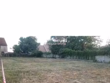 terrain constructible 600 m² - amilly - très bien situé