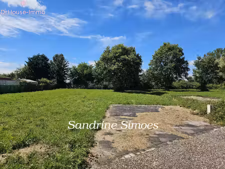 terrain constructible de 762 m2 viabilisé