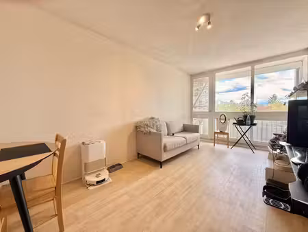 à vendre – t2 avec balcon à auxonne