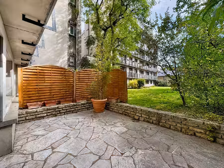 rue davioud - paris 16e - duplex avec terrasse.