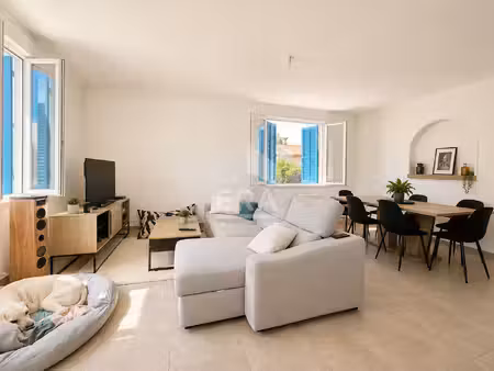 a louer 84120 pertuis centre ville duplex type 4 pièces avec 1 place de stationnement dans