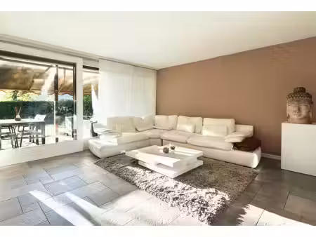 *magnifique 2 pièces avec terrasse et jardin idéalement situé*