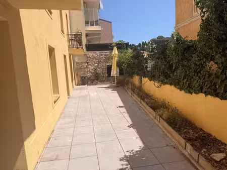 charmant 2 pièces rénové avec terrasse au coeur de la turbie