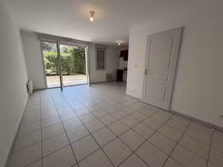 jules julien  t3 59m2 rdc avec jardin et parking