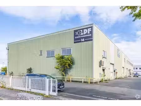location local d’activités 490m²
