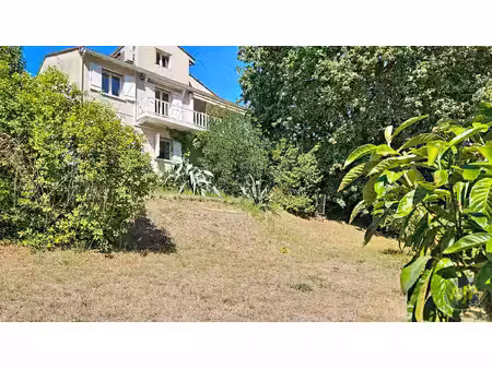 maison + t2 surface totale 154m² environ