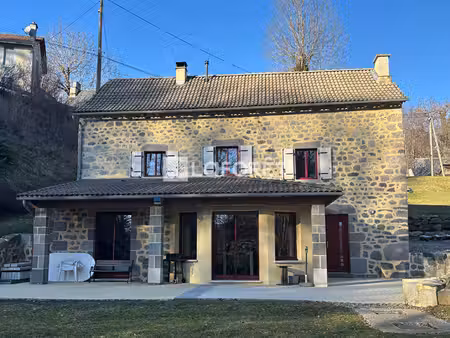 maison en pierre renove