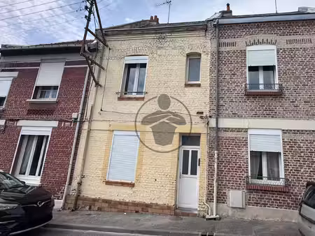 maison de ville 2 chambres et cour