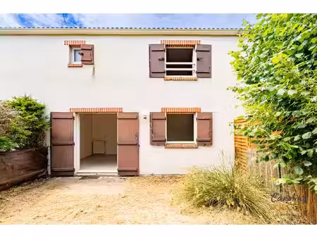 a vendre maison 3 chambres garage jardin