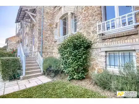 le chesnay limite versailles maison 12 pièces 360 m² au sol sur parcelle de 375 m²