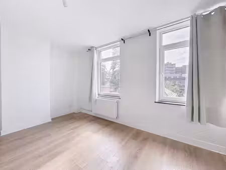 chambre en collocation à jambes