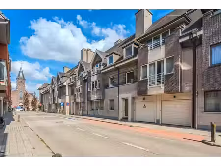 appartement met zonnig terras en garage