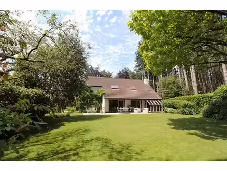 charmante villa dans un cadre de verdure