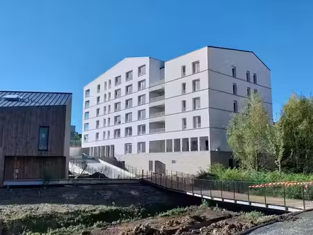 location appartement 4 pièces 76 m² à nantes (44000)  1 069 €