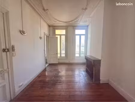 appartement t3 lumineux avec charme de l’ancien au centre de calais
