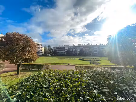 t3 entièrement rénové à neuf – noisy-le-roi centre – piscine