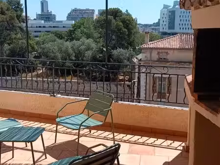 bel appartement avec terrasse centre historique