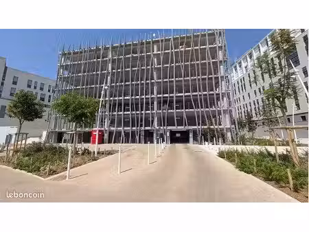 parking 15 m² toulon