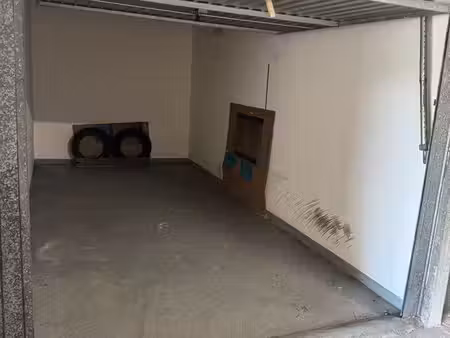 garage fermé à louer - villers sur mer