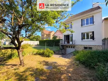 maison 6 pièces 110 m²