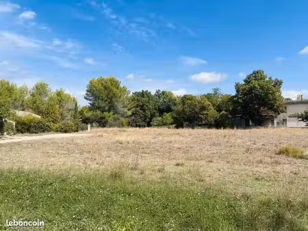 terrain 1 000 m² lorgues