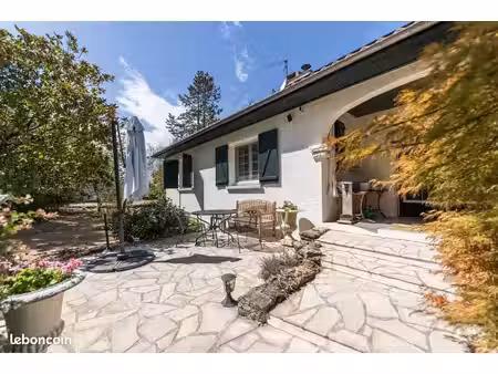 maison 6 pièces 217 m²