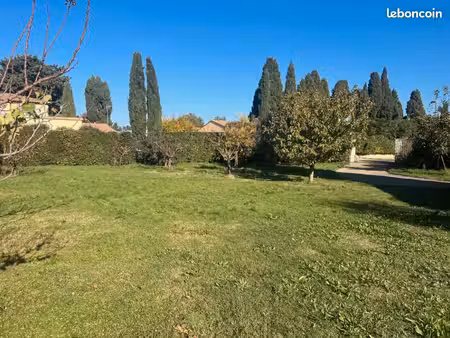 terrain 440 m² salon de provence
