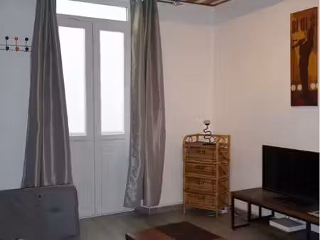 duplex climatisé - 2 chambres - 3 pièces - 45 m2. l'isle-sur-la-sorgue 84800 quartier cent