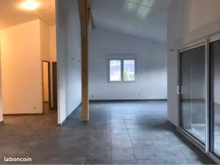 appartement f3 grosbois avec balcon et garage