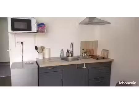 studio meublé  lave/sèche linge et internet
