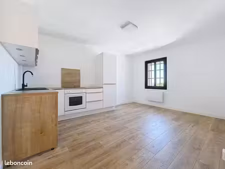port-la-nouvelle – t2 31 m² rénové – vue directe sur le port