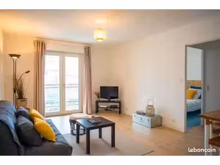 loue appartement avec balcon et garage privé