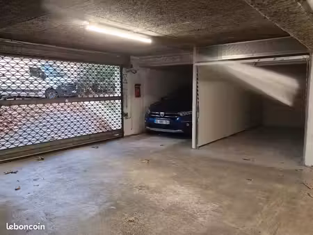 garage box parking