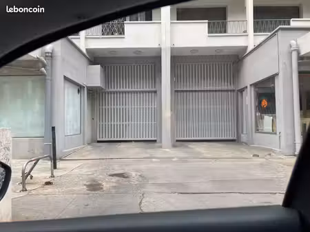 grand garage centre-ville