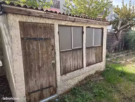 box de stockage dans une zone sécurisée■dimensions : 3m x 2m x 2m de hauteur sur la partie