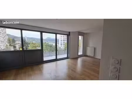 appartement 3 pièces 82 m²