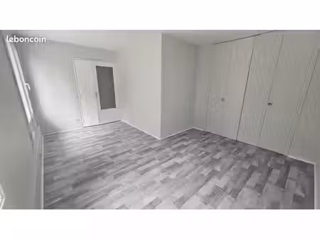 studio 1 pièce 33 m²