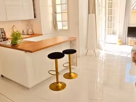 appartement proche mer avec balcon et parking