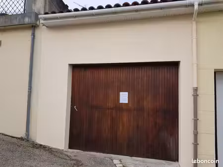 grand garage / entrepôt 50 m² utiles (avec mezzanine) — idéal stockage ou véhicule