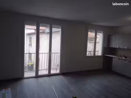 appartement f3 avec garage à pont-du-chateau